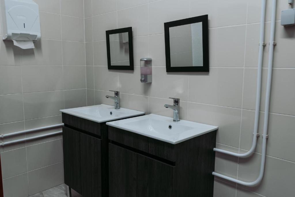 Middle Point Hostel Sardoal Kültér fotó